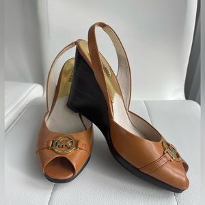 Michael Kors Genuine Leather open toe platform.Size 8.5